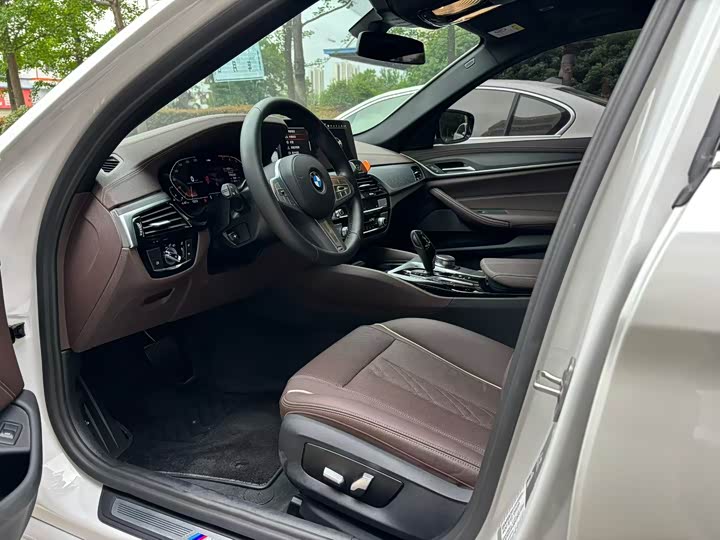 BMW 5-Series 2023 530 Li Leading M — фото 7