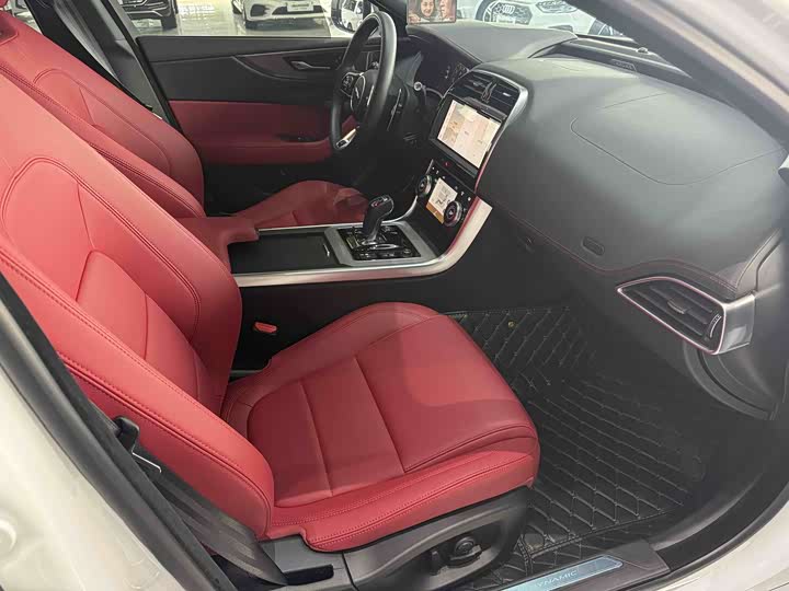 Jaguar XEL 2024 2.0 T 250 PS R-DYNAMIC S — фото 11