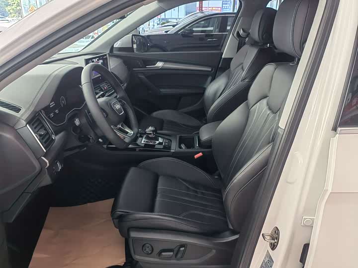 Audi Q5L рестайлинг 40T люкс-динамик — фото 6