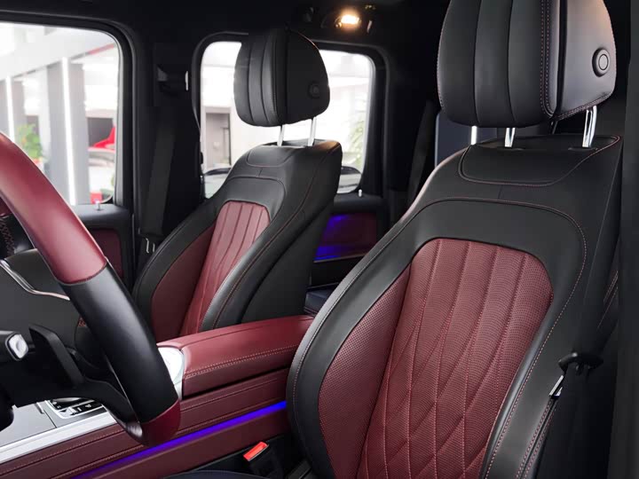 Mercedes-Benz G-Class 2024 G 500 — фото 8