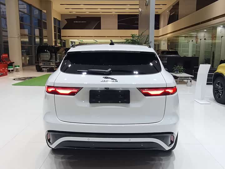 Jaguar F-PACE 2024 P 250 R-Dynamic SE — фото 10