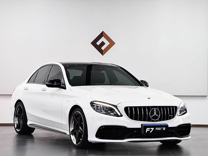 Mercedes-Benz C-Class 2019 AMG C 63 — фото 3