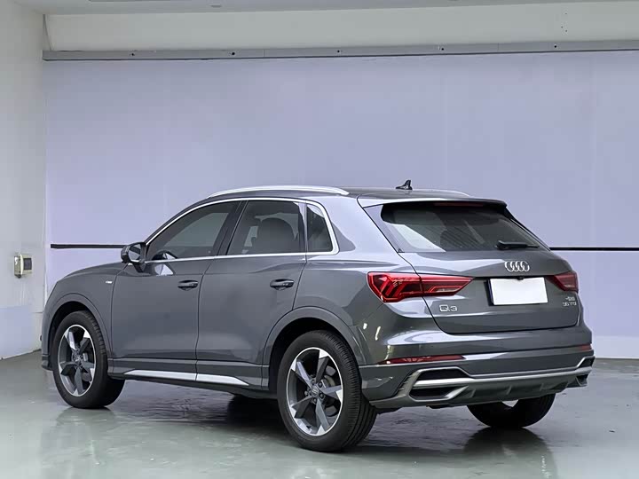 Audi Q5L 2023 40 T — фото 4