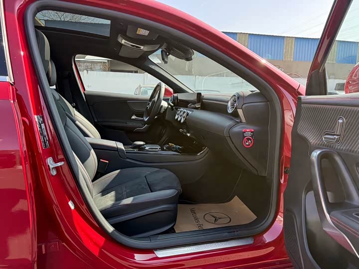 Mercedes-Benz A-Class 2024 A 200 L — фото 27