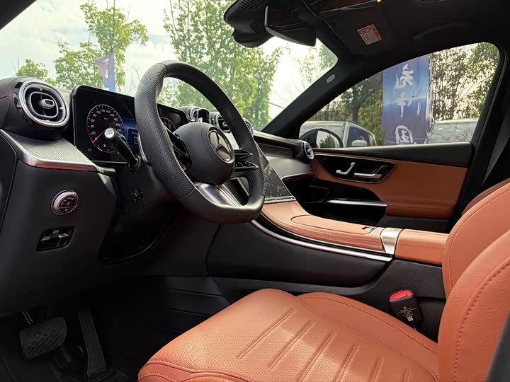 Mercedes-Benz GLC 2024 GLC 260 L 4 MATIC Luxury 5 — фото 4