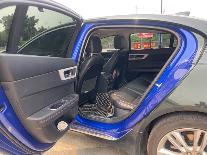 Jaguar XEL 2019 2.0 T 200 PS — фото 9