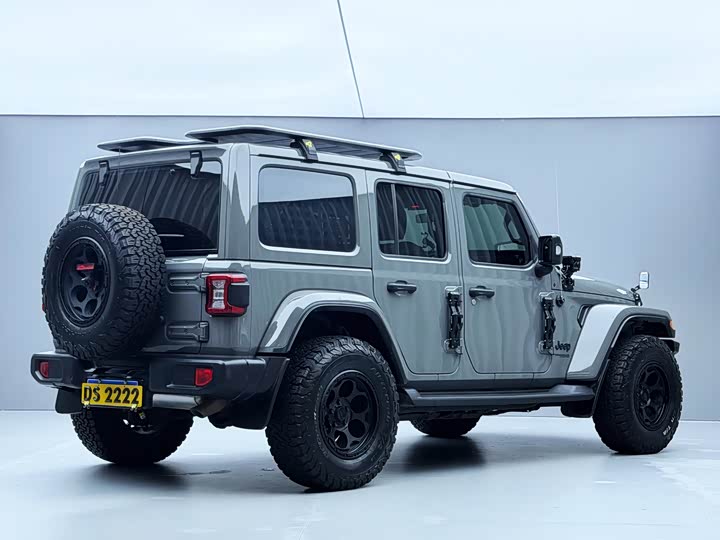 Jeep Wrangler — фото 12