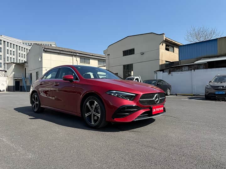 Mercedes-Benz A-Class 2024 A 200 L — фото 3