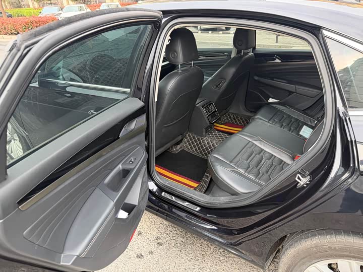 Volkswagen Passat — фото 4