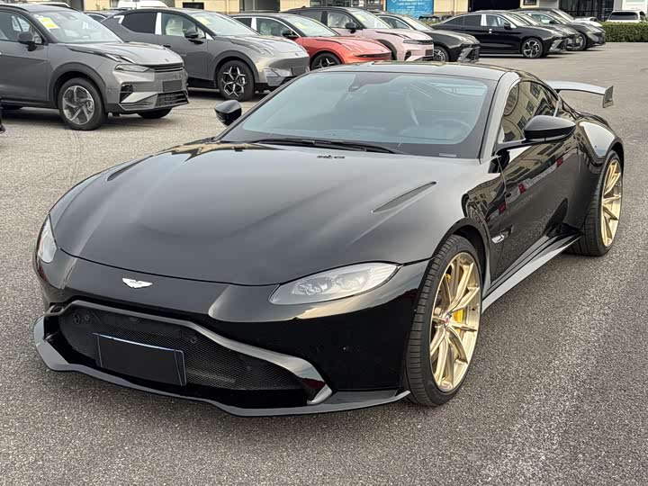 Aston Martin V8 Vantage 2020 4.0 T V 8 Coupe — фото 1