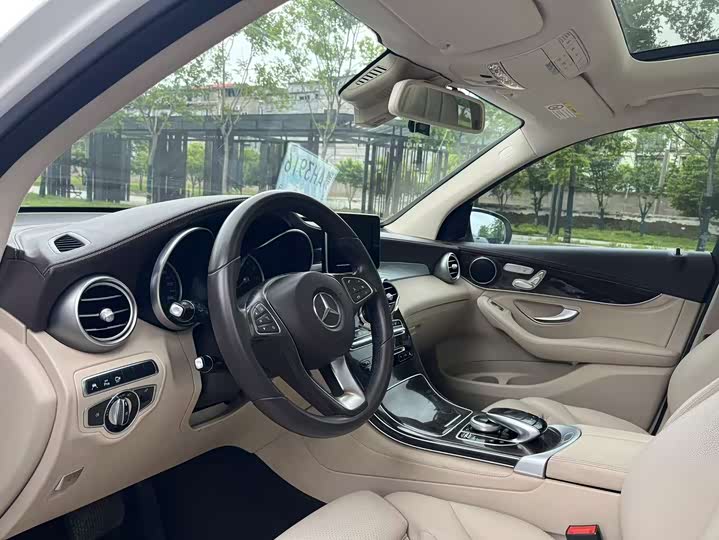 Mercedes-Benz GLC 2017 GLC 260 4 MATIC Luxury — фото 10