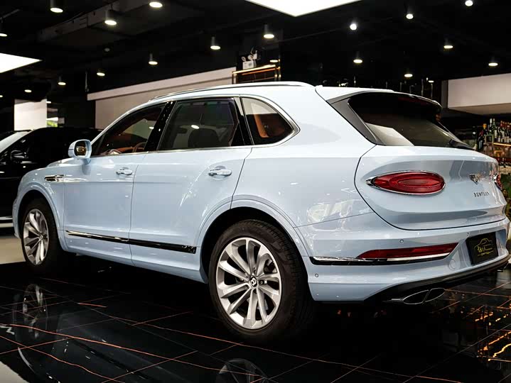 Bentley Bentayga — фото 11