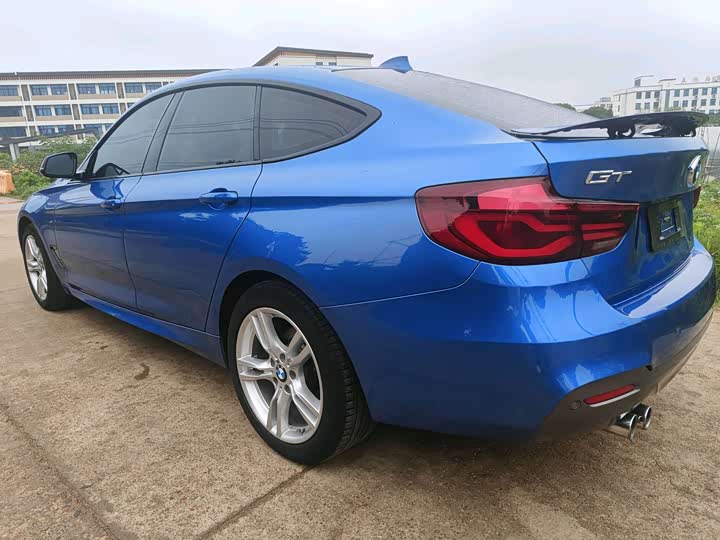 BMW 3-Series 2019 320i — фото 4