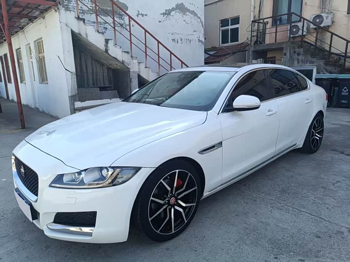 Jaguar XFL 2017 XFL 2.0 T 200 PS — фото 1