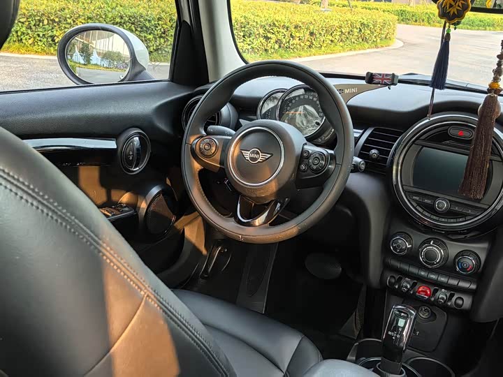MINI Hatch — фото 13