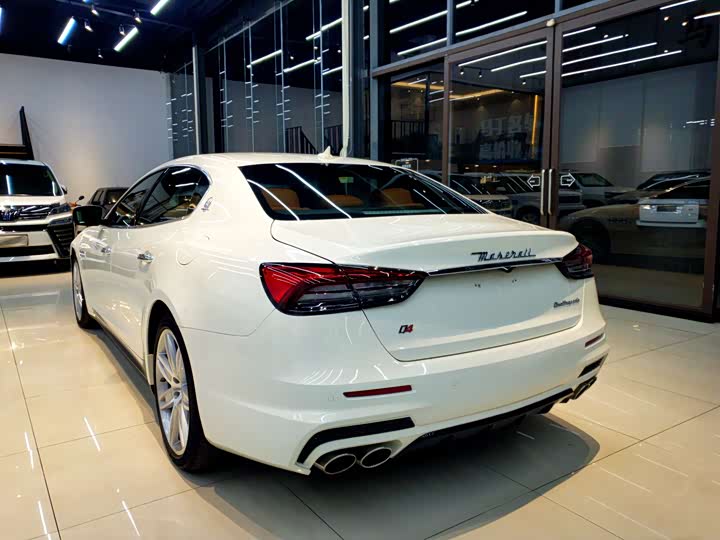 Maserati Quattroporte — фото 4
