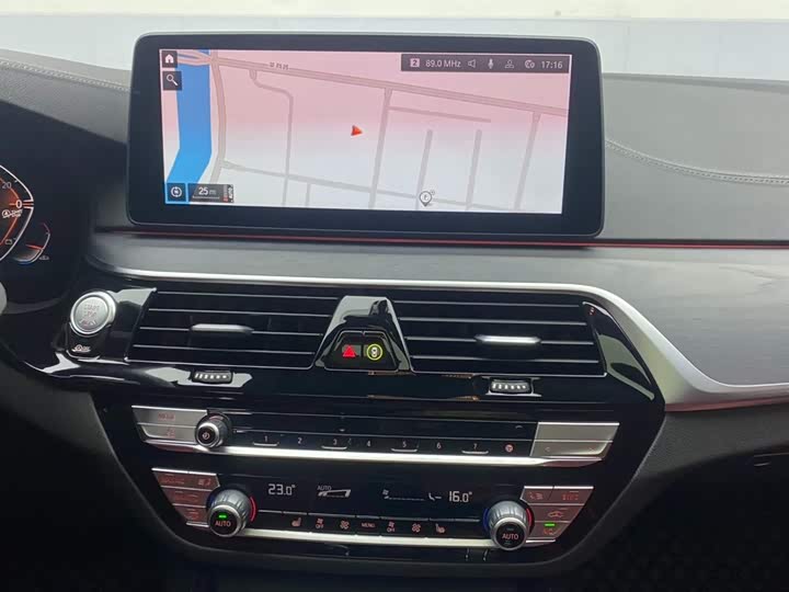 BMW 5-Series 2023 530 Li Leading M — фото 27