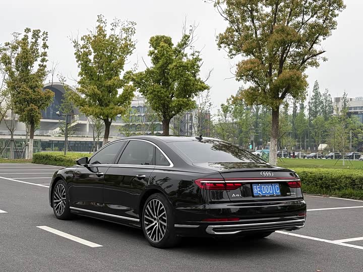 Audi A8 2023 A 8 L 50 TFSI quattro — фото 6