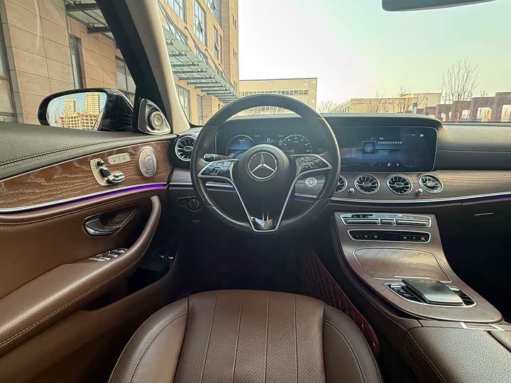 Mercedes-Benz E-Class 2022 E 350 e L — фото 14