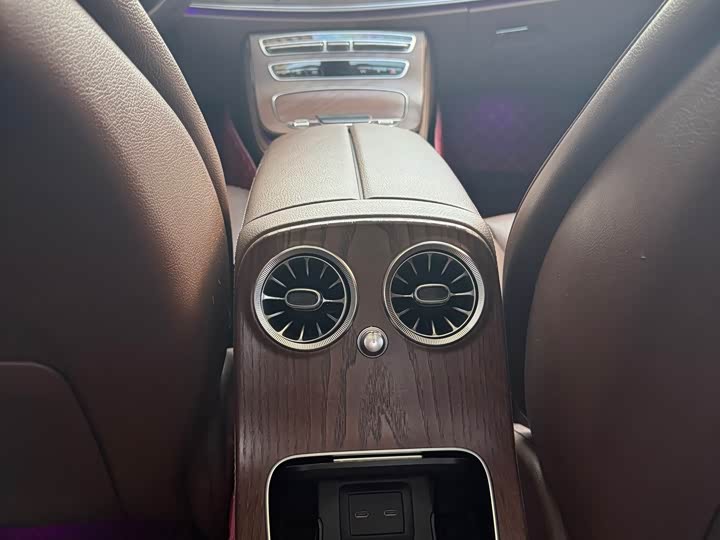 Mercedes-Benz E-Class 2022 E 350 e L — фото 12