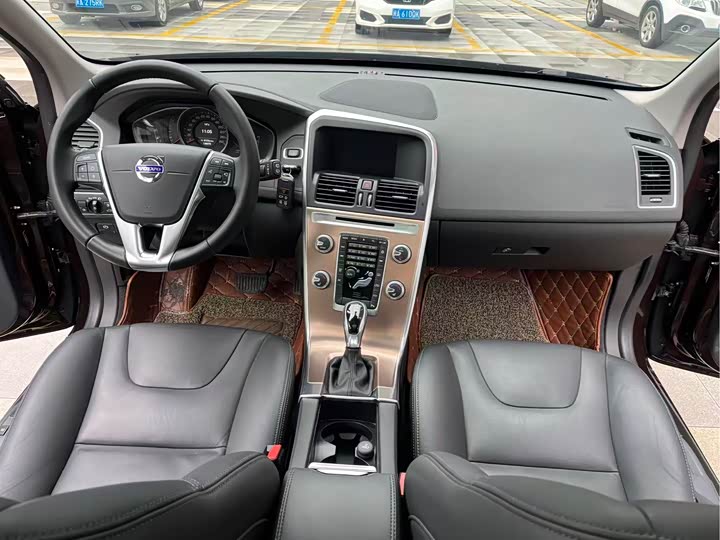 Volvo XC60 2017 T 5 — фото 24