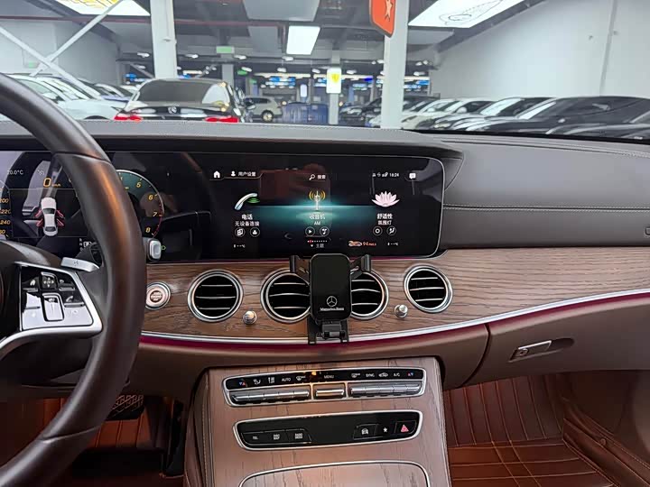 Mercedes-Benz E-Class E 300 L люкс — фото 9