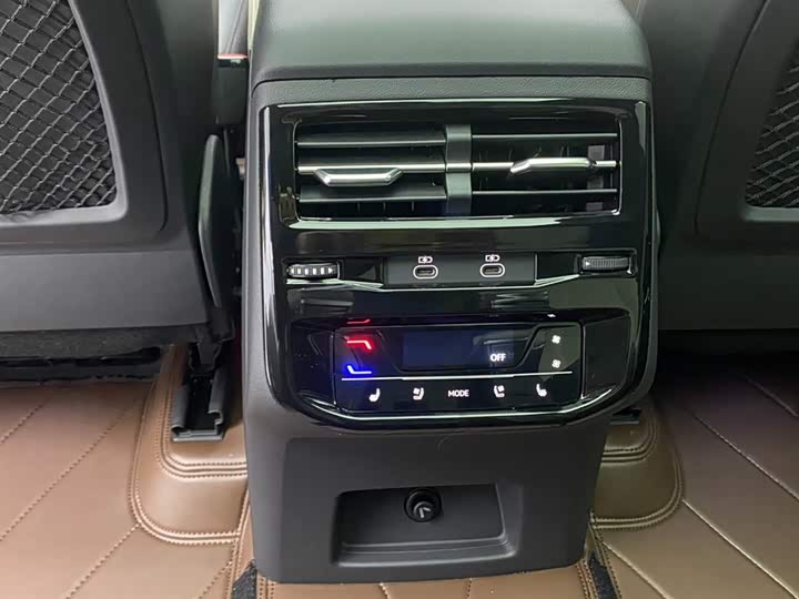 Audi Q6 2023 50 TFSI quattro edition one — фото 20
