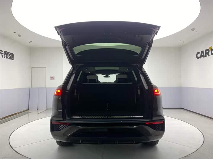 Audi Q6 2023 50 TFSI quattro edition one — фото 29