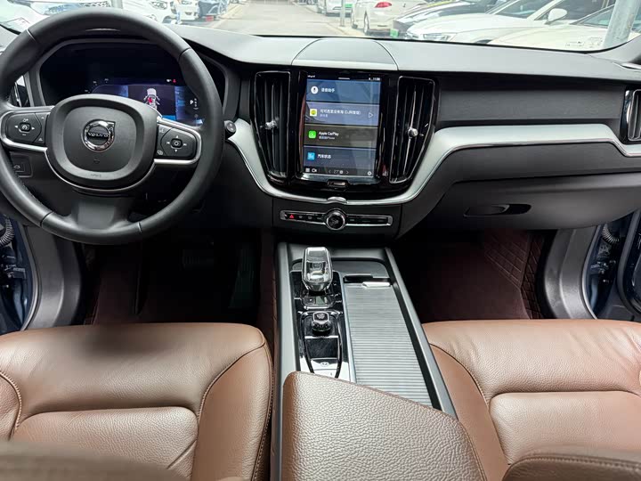 Volvo XC60 2022 B 5 4 WD — фото 18