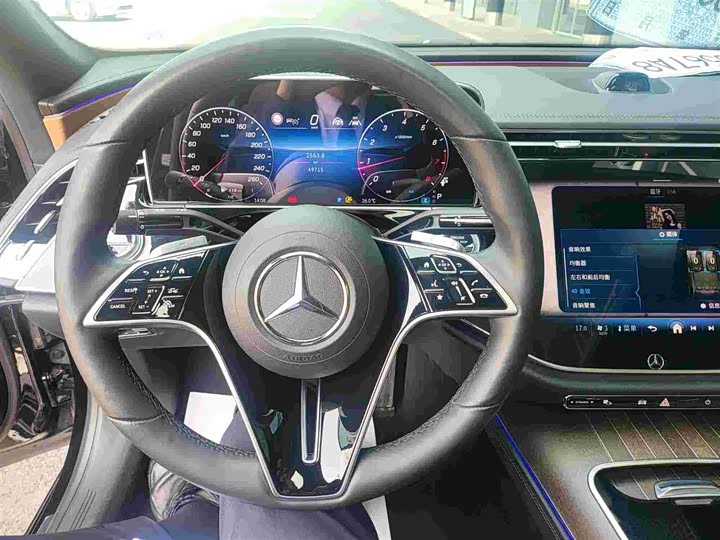 Mercedes-Benz E-Class 2024 E 300 L Luxury — фото 9