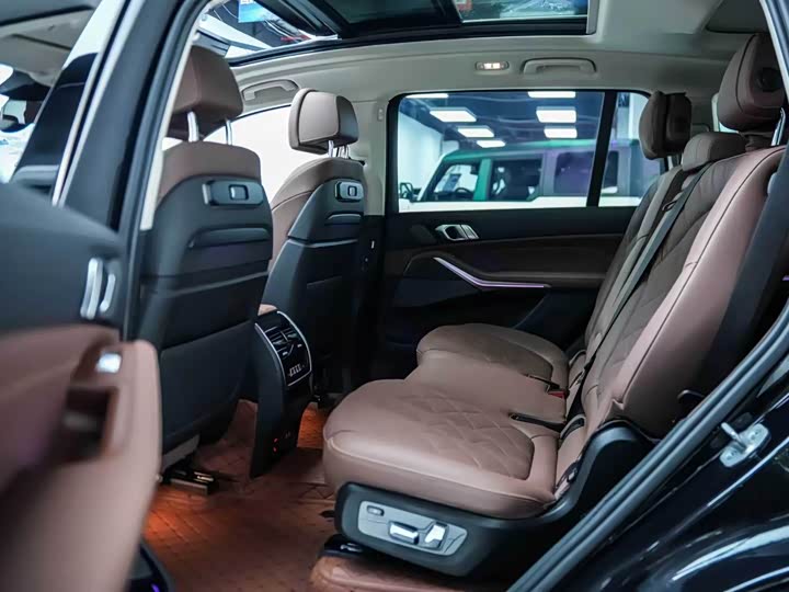 BMW X7 2023 x Drive 40i Leading — фото 4