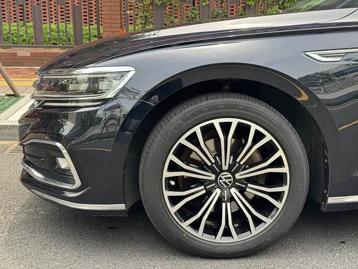 Volkswagen Phideon — фото 6