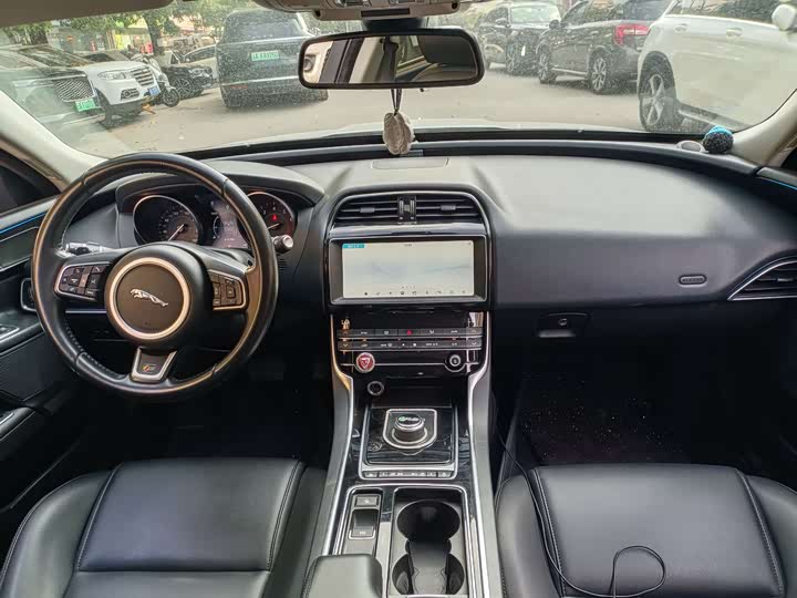 Jaguar XEL 2019 2.0 T 200 PS — фото 8