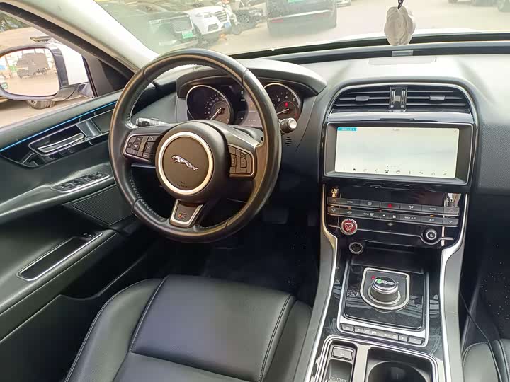 Jaguar XEL 2019 2.0 T 200 PS — фото 7