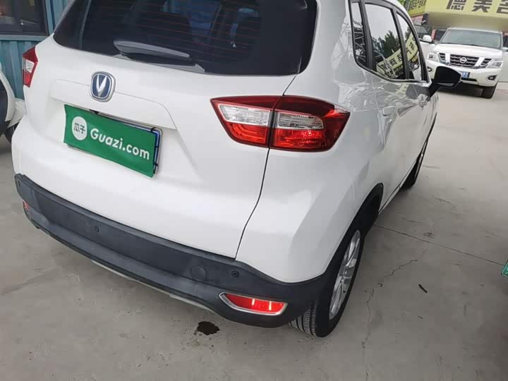 Changan CS15 2016 1.5 L AT — фото 8