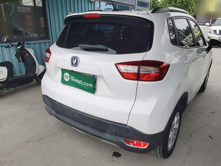 Changan CS15 2016 1.5 L AT — фото 7