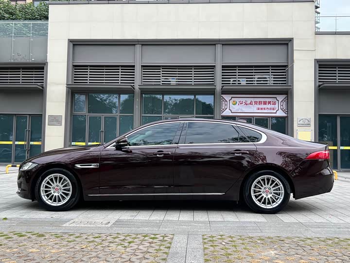 Jaguar XFL 2018 XFL 2.0 T 200 PS — фото 22
