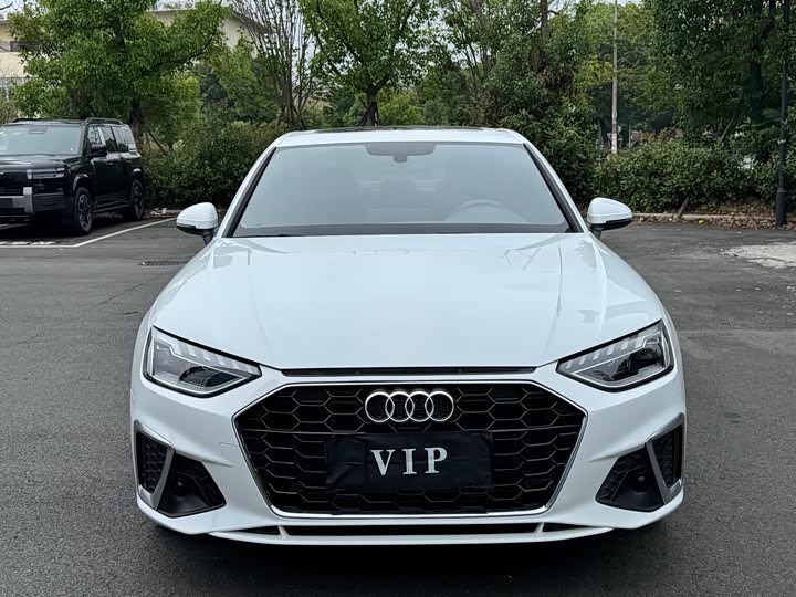 Audi A4L 40 TFSI стиль-динамик — фото 2