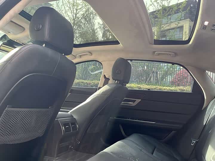 Jaguar XFL 2018 XFL 2.0 T 200 PS — фото 8