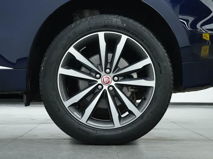 Jaguar F-PACE 2021 250 PS R-Dynamic S — фото 9