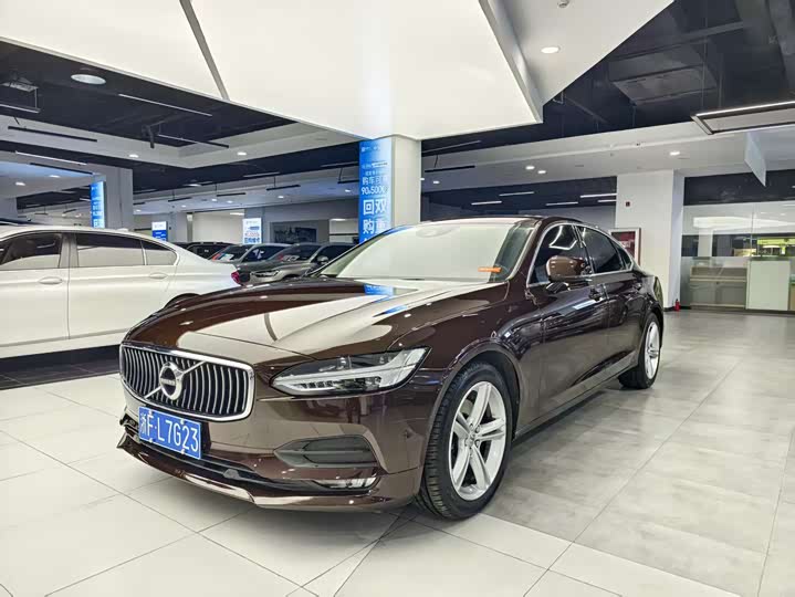 Volvo S90 2018 T 4
