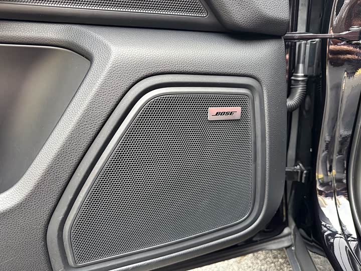 Porsche Macan 2023 Macan 2.0 T — фото 20
