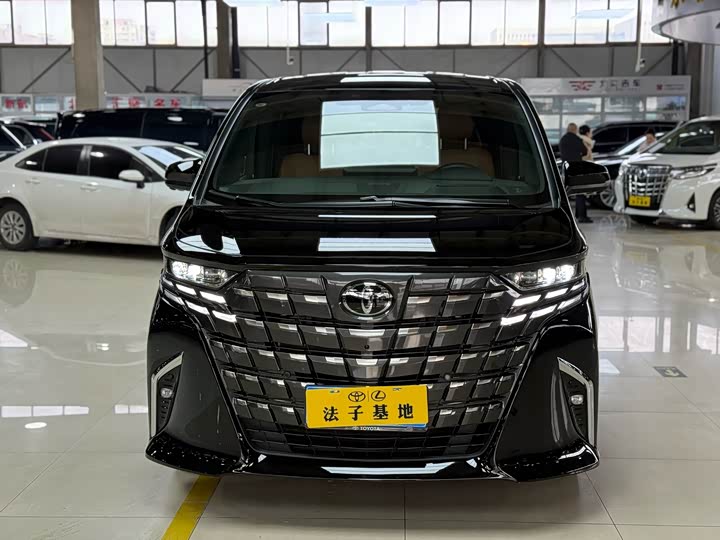 Toyota Alphard — фото 2