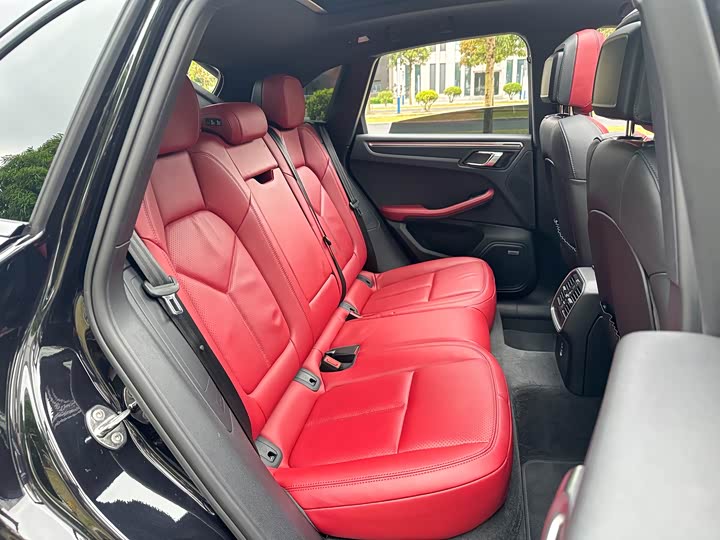 Porsche Macan 2023 Macan 2.0 T — фото 40