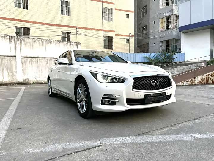 Infiniti Q 50 L 2016 2.0 T — фото 3