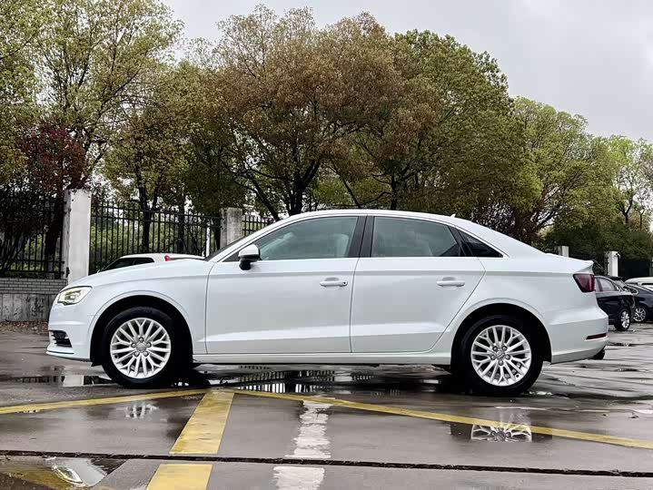 Audi A3 2016 Limousine 35 TFSI — фото 5