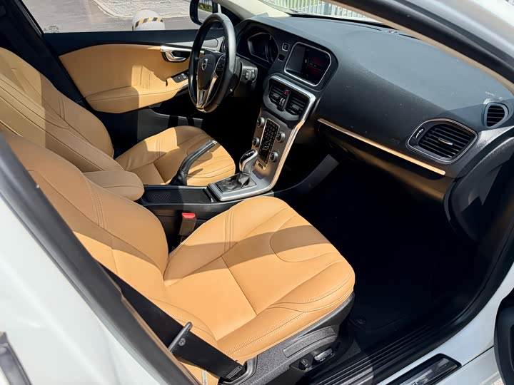 Volvo V40 2017 T 3 — фото 11