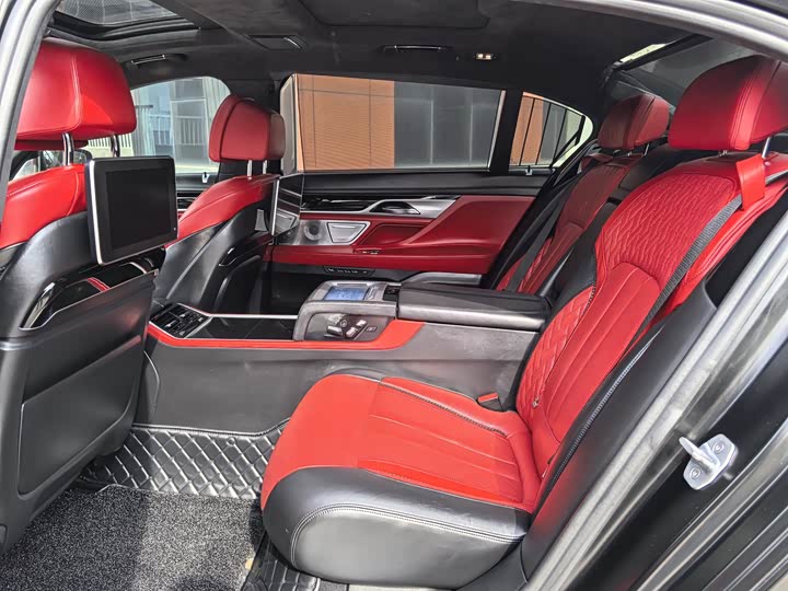 BMW 7-Series 2018 740 Li x Drive M — фото 5