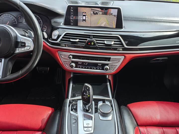 BMW 7-Series 2018 740 Li x Drive M — фото 8