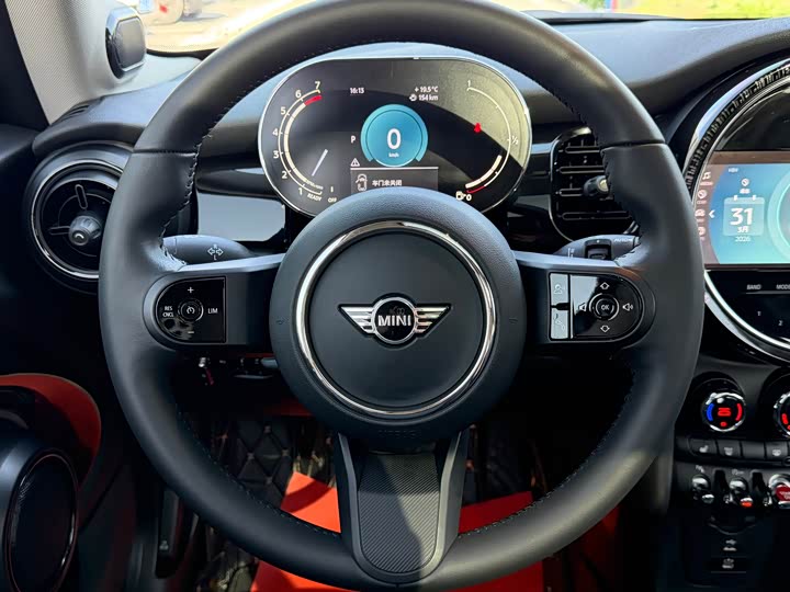 MINI Hatch — фото 10